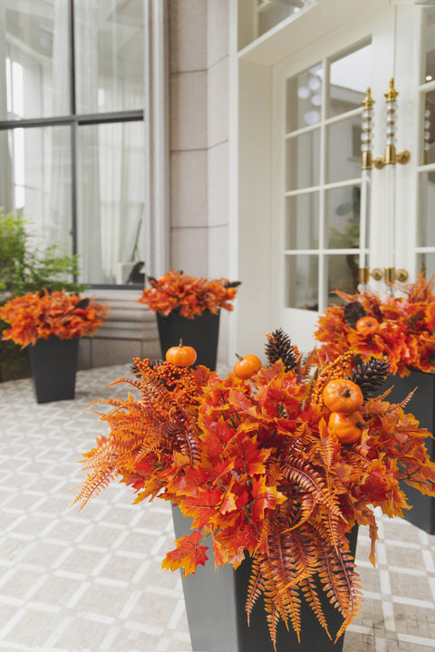 15Pcs Outdoor Artificial Maple Leaf, Pumpkin, and Berry Bouquet